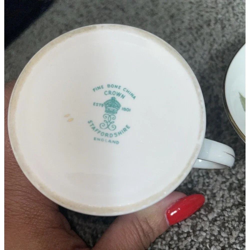 Crown Staffordshire Berry Fruit Teacup & Saucer 5.5